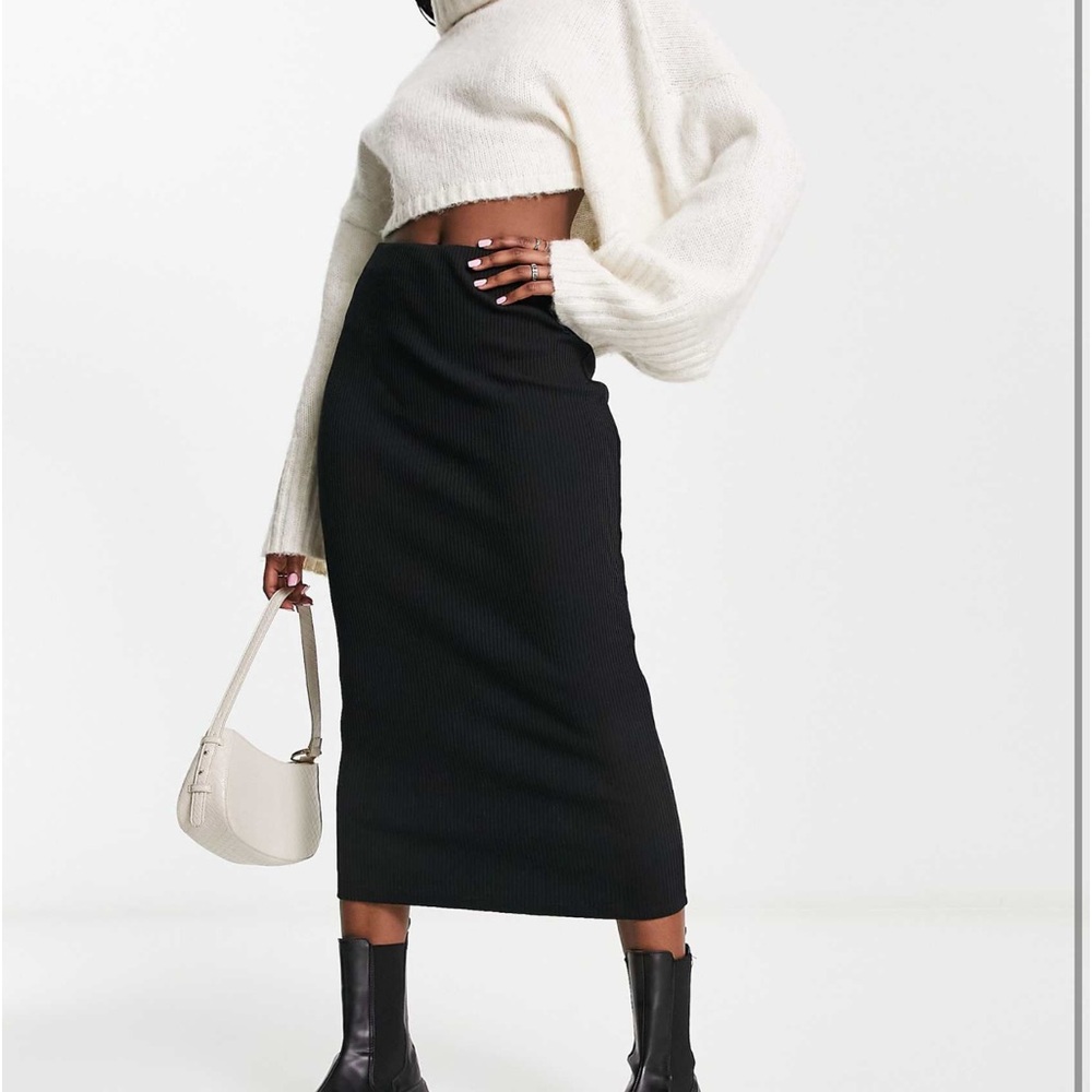 Black ribbed midi skirt